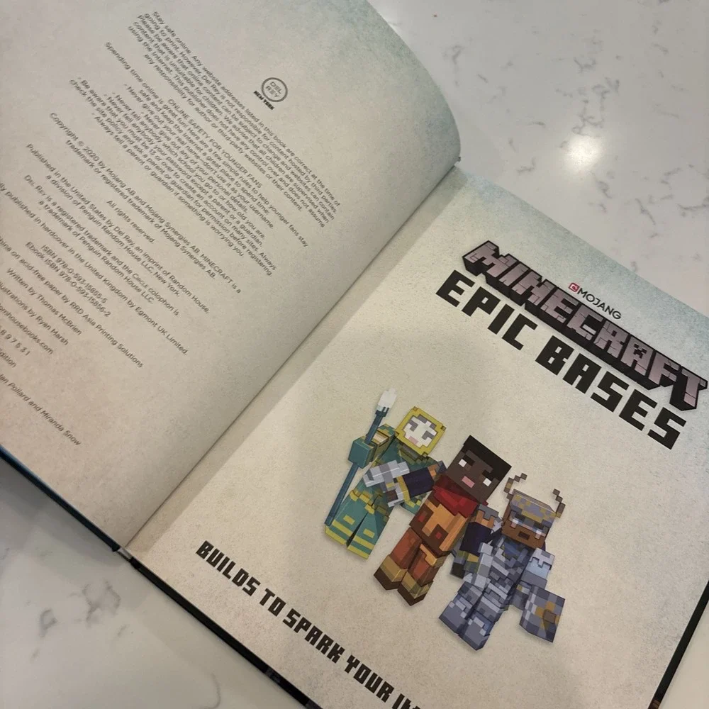 Minecraft: Epic Bases - Hardcover Mojang AB Builds To Spark Imagination